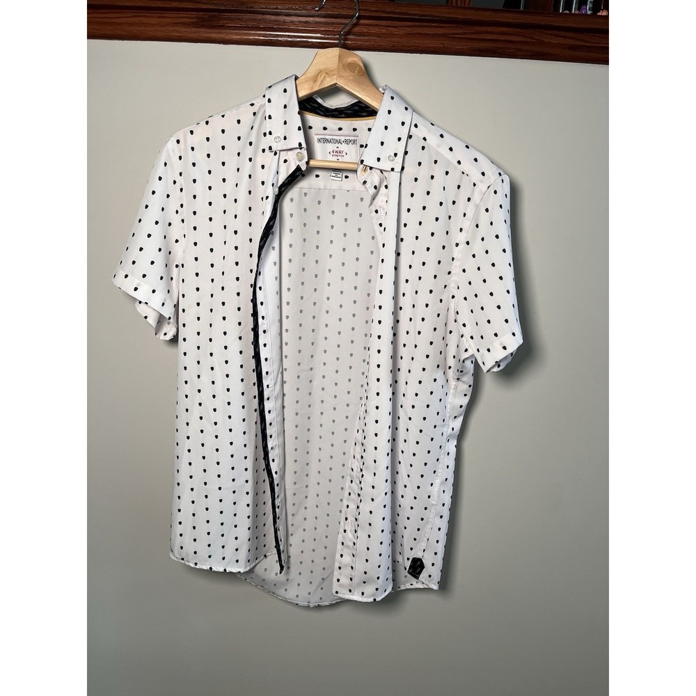 International Report Mens Small White Skull Print 4-Way Stretch Short Sleeve‎